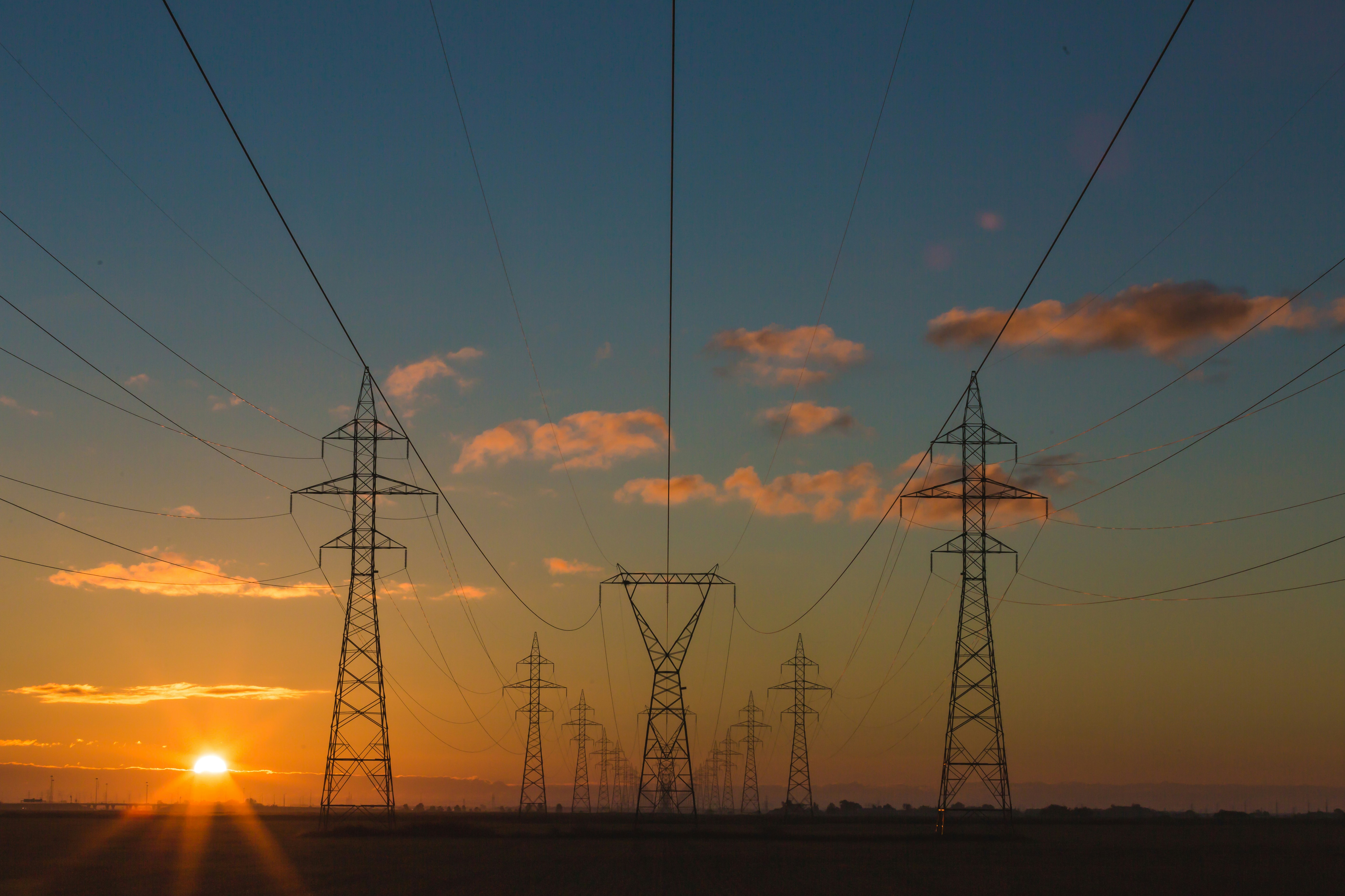 Power grid representing energy aggregation pools